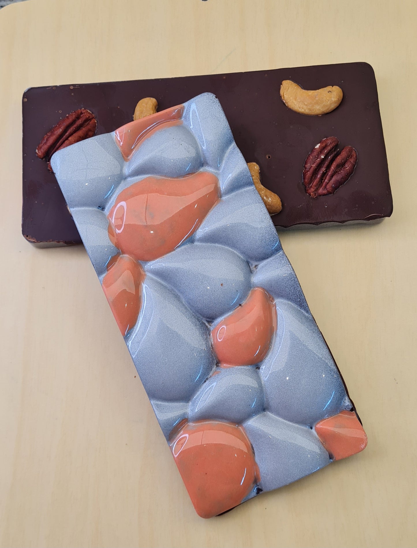 Goccia kaka mörk choklad med nötter